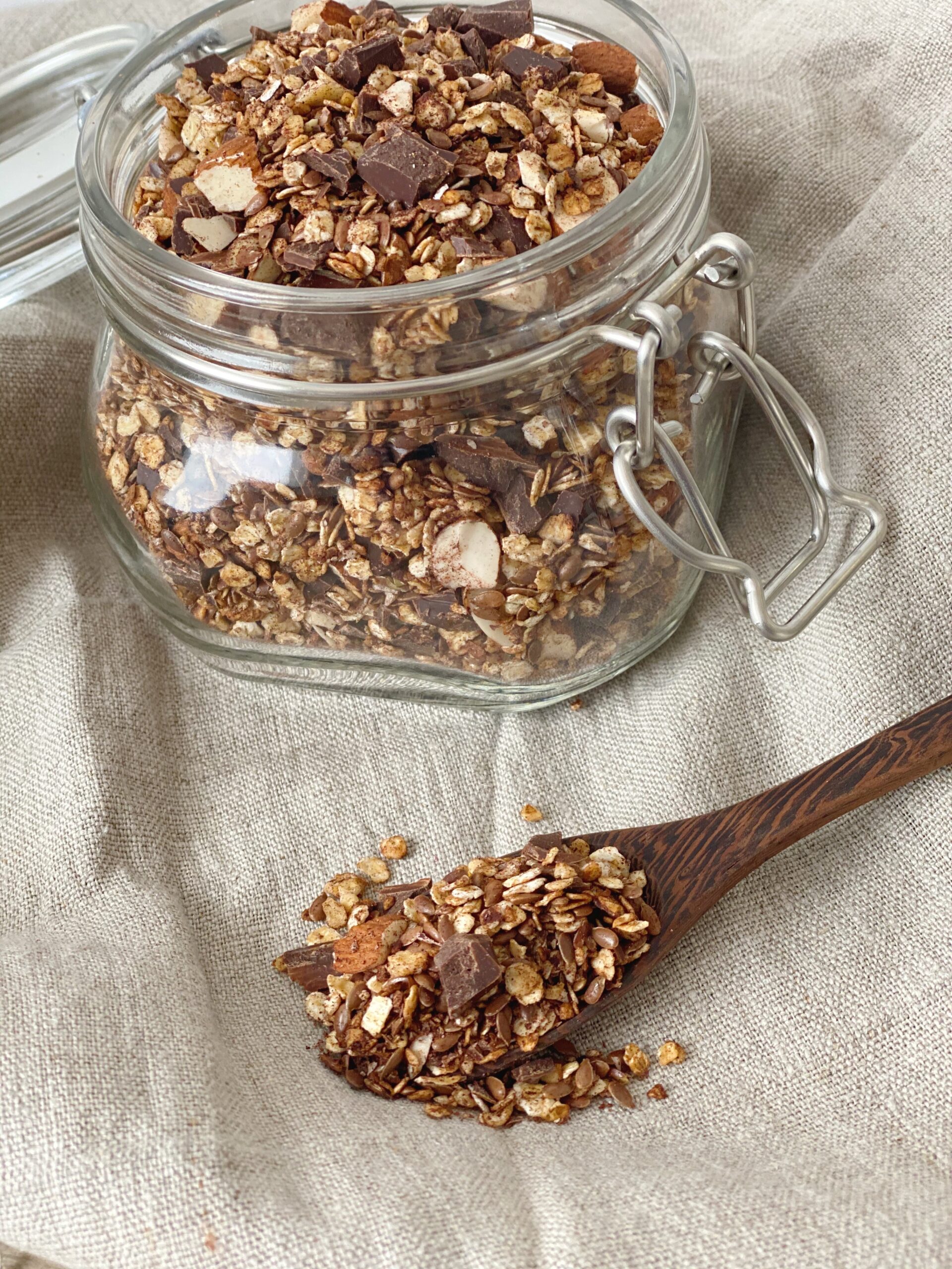 Kakaogranola med chokoladestykker