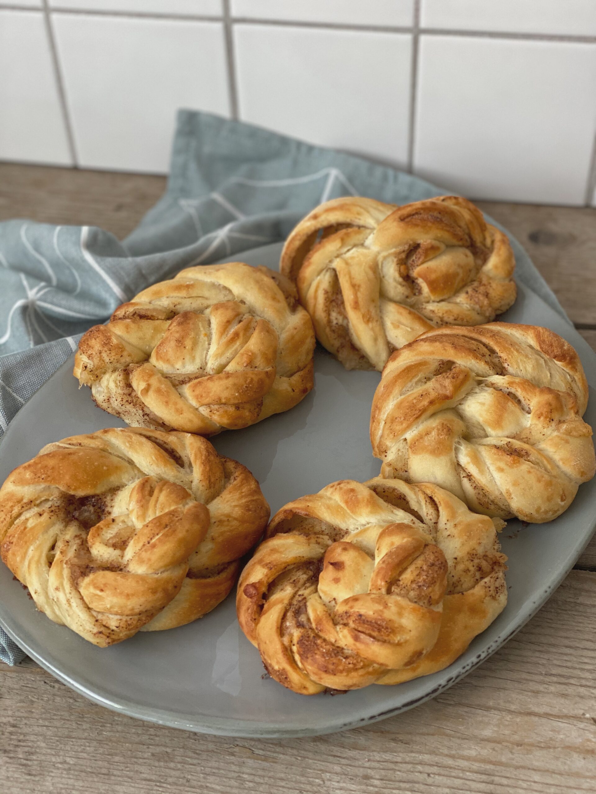 Kanelsnurre med æble